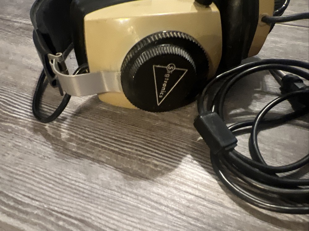 Aviation Headset, Sigtronics Model S-40. (?) UNTESTED-FOR PART