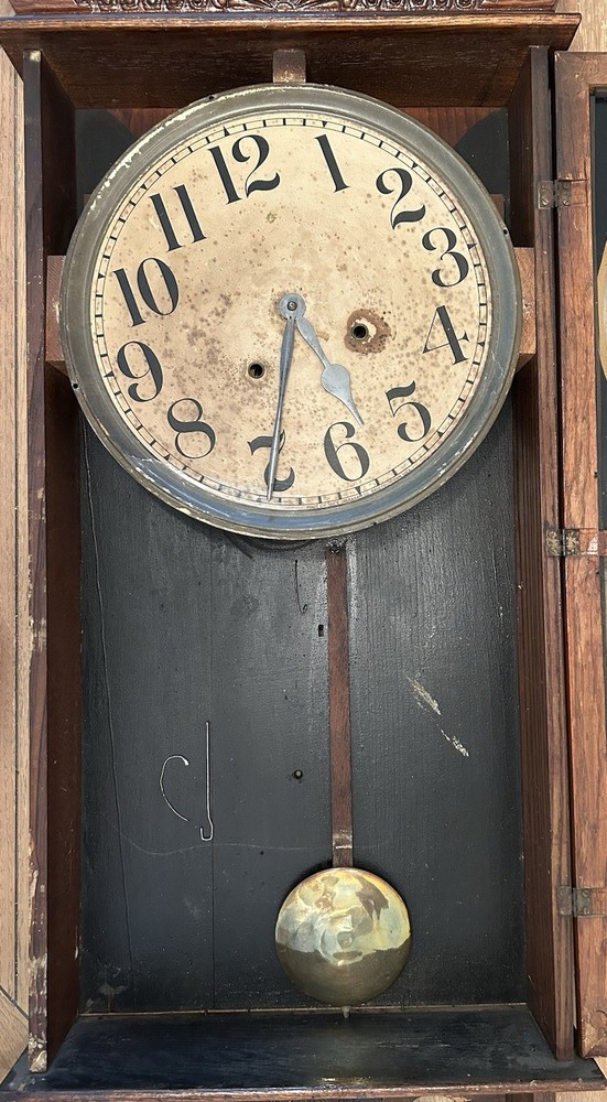 ANTIQUE LARGE INGRAHAM REGULATOR WALL CLOCK. UNTESTED.