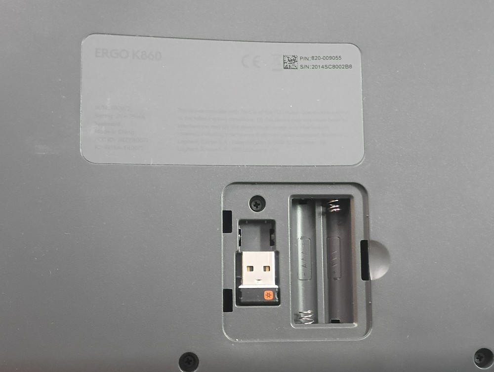 Logitech Ergo K860 Wireless Ergonomic Keyboard / Split Keyboard + Dongle / Box