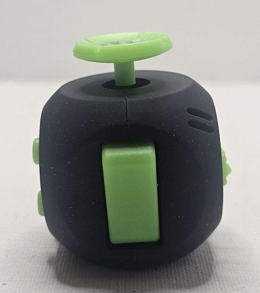 4 FIDGET CUBE GLOWS IN THE DARK