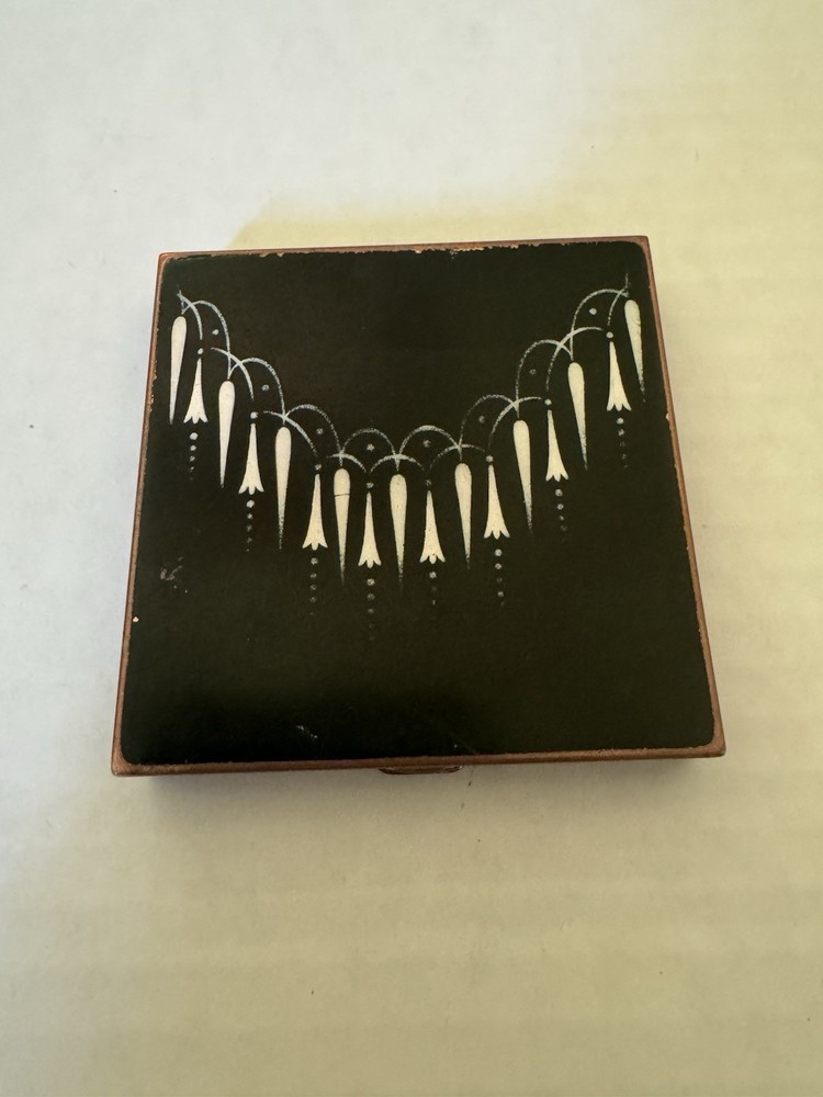 Volupte Vintage Compact (empty)