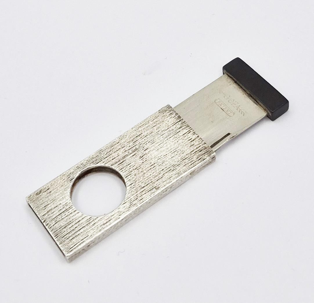 FINE MODERNIST STERLING SILVER CIGAR CUTTER London 1975 CHRISTOPHER LAWRENCE