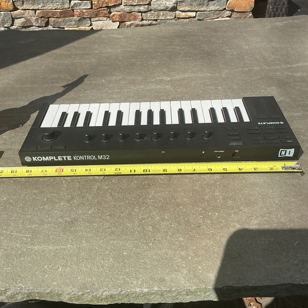 Native Instruments M32 Komplete Kontrol Keyboard Controller (26154)