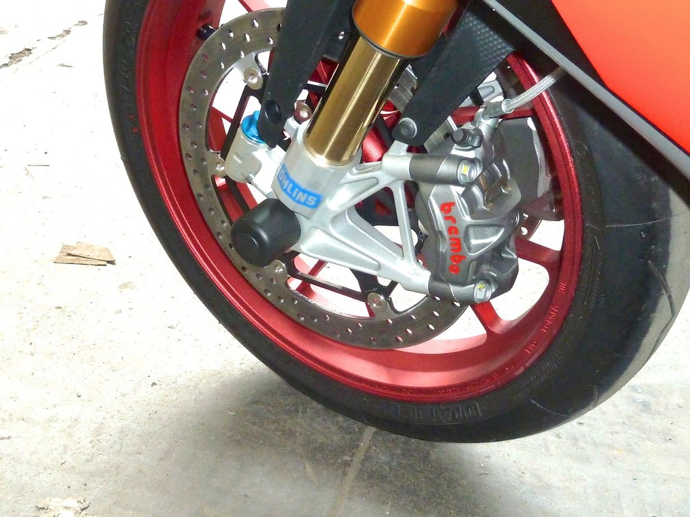 BMW K1200S FRONT WHEEL CRASH BOBBINS BUNGS PADS SAVERS PUCKS KNOBS PROTECTOR
