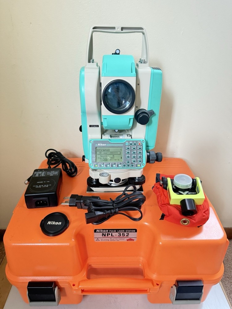 Nikon NPL- 352 Total Station
