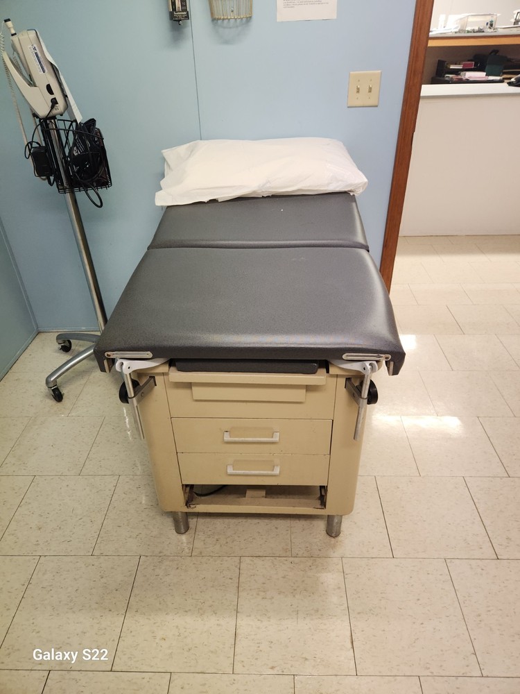 Hamilton Exam Table