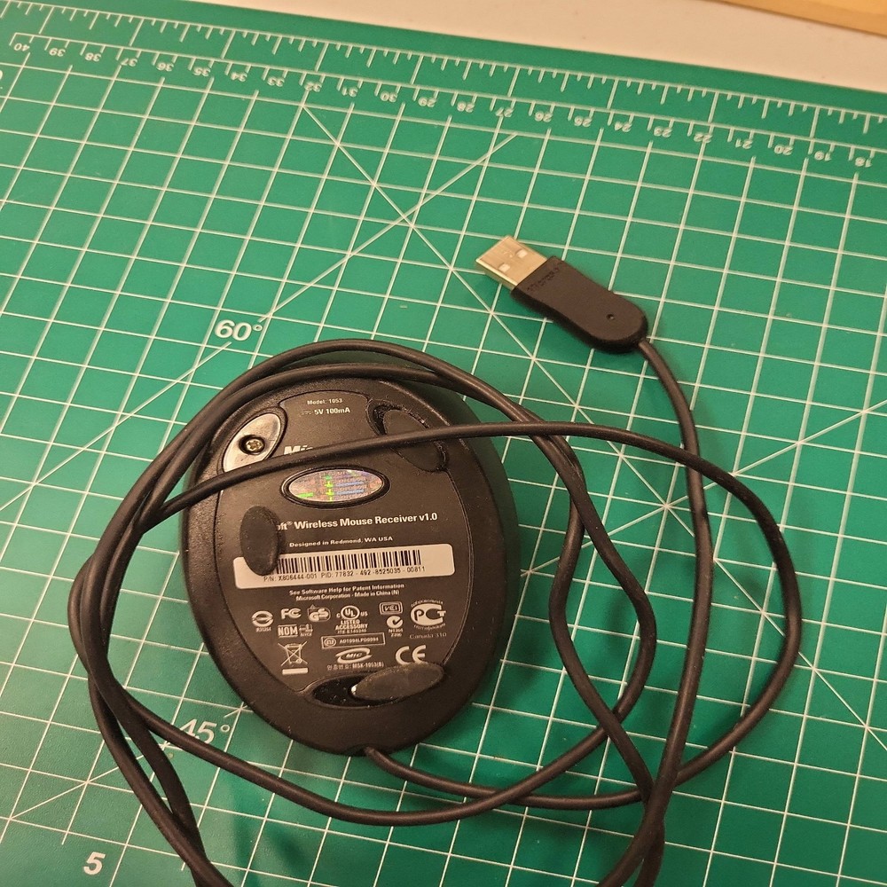 Microsoft Mouse 1053 Wired USB Optical Scroll Wheel Computer PC Laptop Desktop