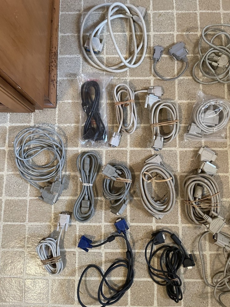 Collection of 25 Various Locking End Computer Cables VGA Printer etc.