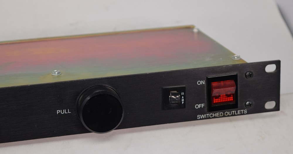 Furman PL-PRO 20-AMP Rack Mountable Power Conditioner & Light Module 8 Outlets