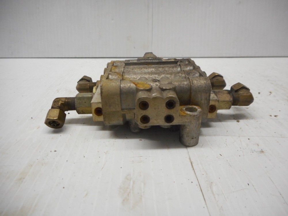 Showa Pump Distributor Model SG606
