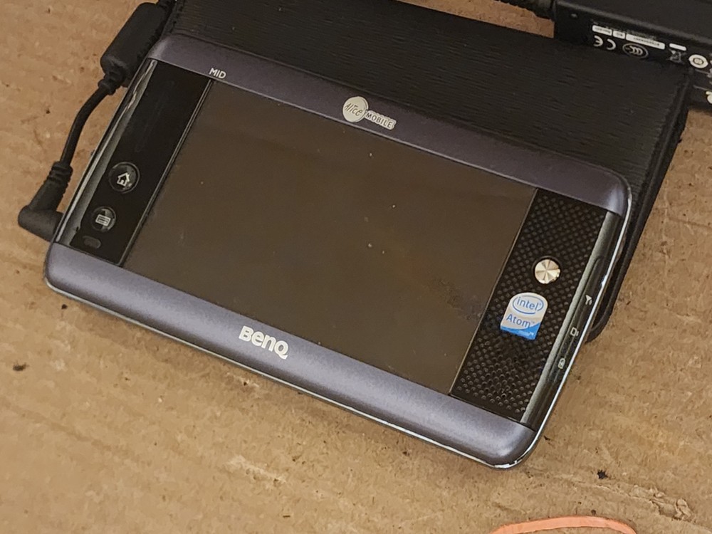 BenQ S6 Mid Touchscreen Multimedia Tablet PC Mobile Internet Device Intel Atom