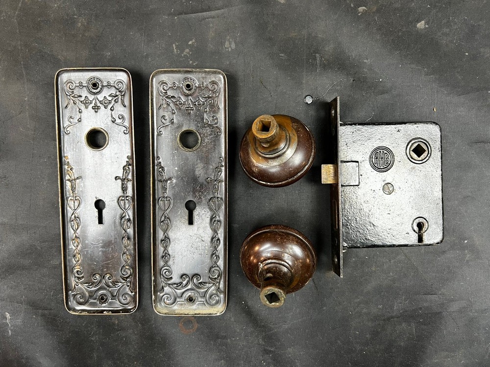 Reading Clifton Door Knobs, Backplates, Mortise Lock