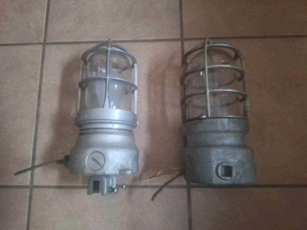 Pair Explosion Proof Lights Appleton 100 Crouse Hinds