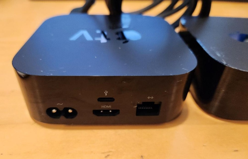 Apple TV Digital HD Media Streamer - Model A1625