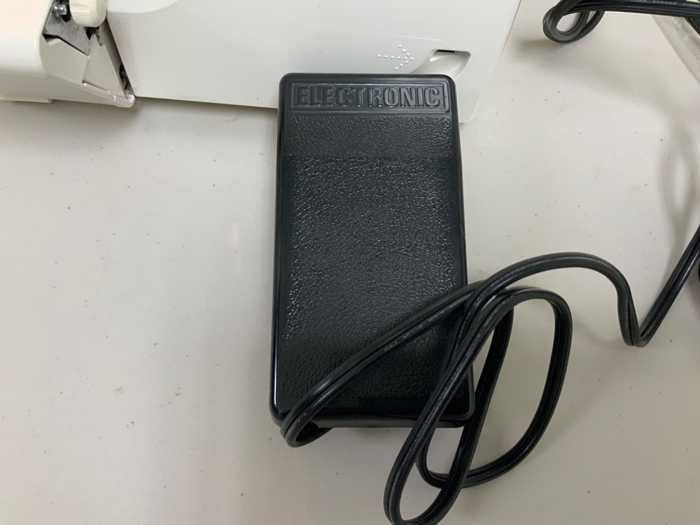 Bernina Overlocker Sewing Machine 1100DA, Fully Serviced!