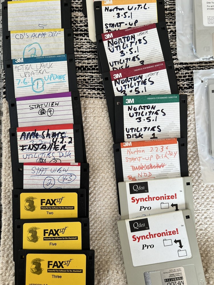 87 Diskettes Floppy Disk Vintage Macintosh Software & Cabinet