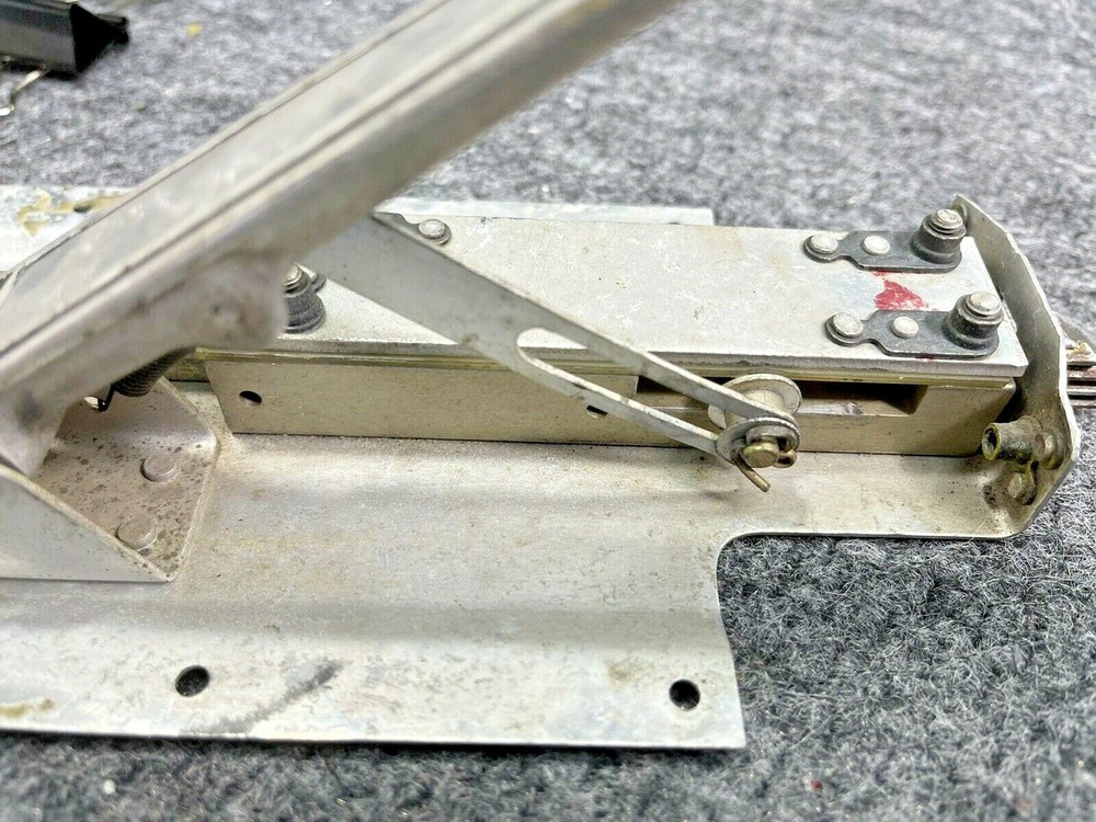 Cessna Cardinal Door Handle