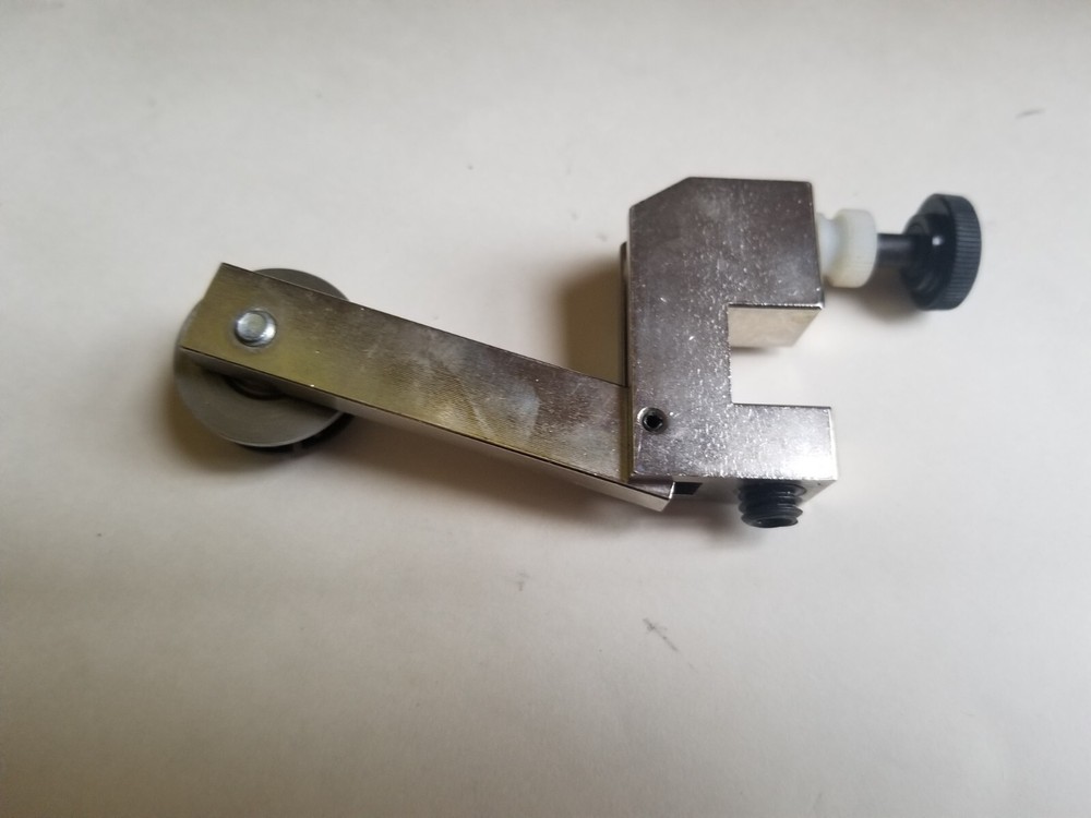 Graphic Whizard Accessory Holder With Pull out Tire Rim