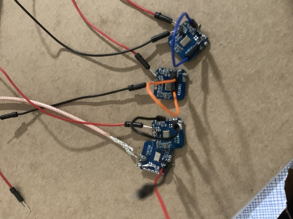 4x 2.4 GHz FM Video Transmitting /V Transmitter For DVD