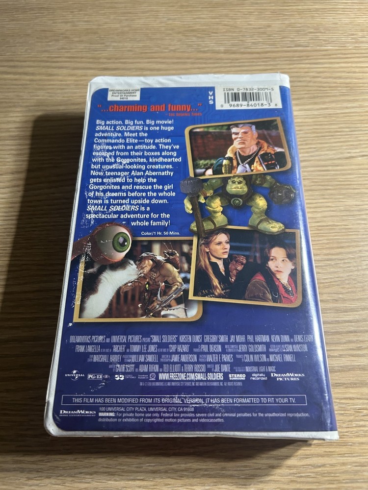 Small Soldiers (VHS, 1998, Clamshell)