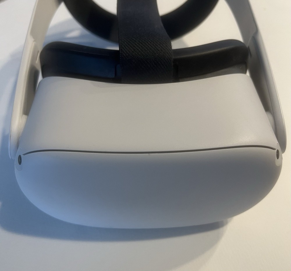 Meta Oculus Quest 2 128GB Virtual Reality Headset - White - With Oculus Case !!