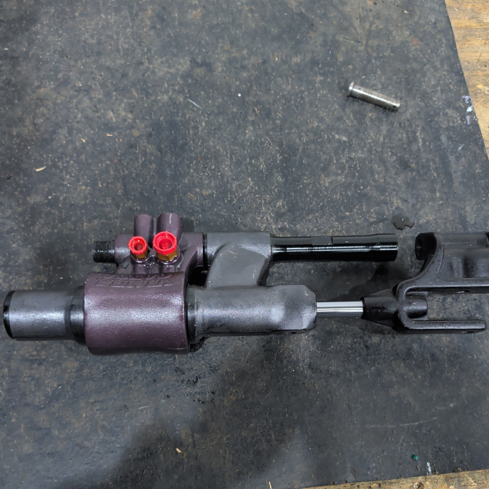 Volvo Penta Power Steering Actuator # 21910902 (3862513, 3860883)