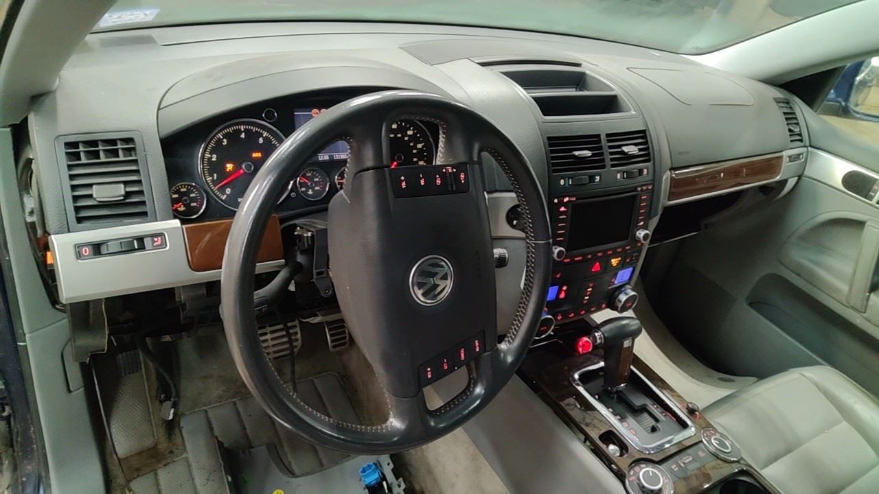 (LOCAL PICKUP ONLY) Roof Glass Fits 04-10 TOUAREG 7017933