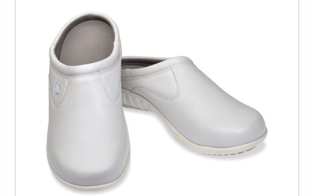 Spenco White Slip-on’s