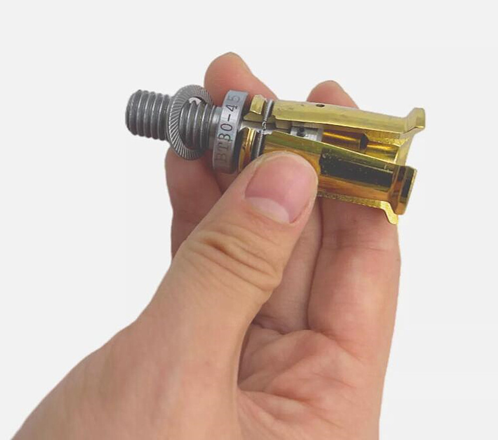 1Pc BT30 4 Petal Clamp Pull Claw Part For CNC Spindle 45 Degree Outer Screw Pull