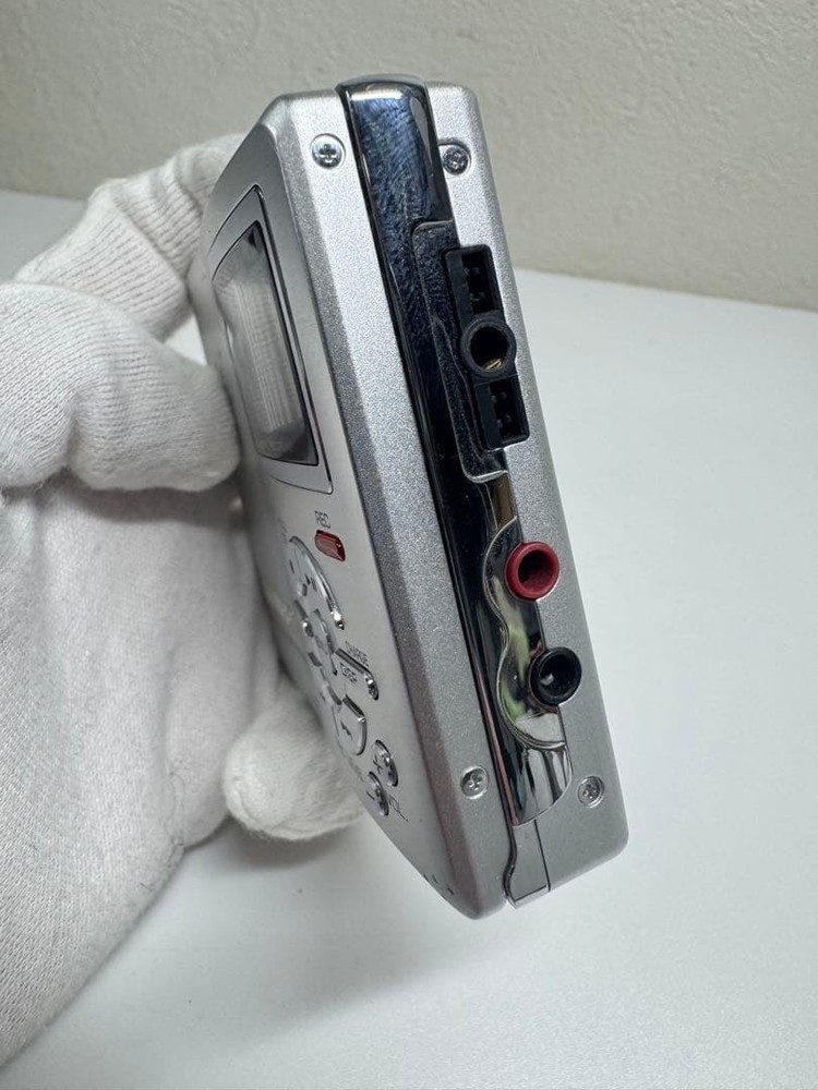 SHARP MD-DR7 Silver Mini Disc Walkman Recorder Check energization Only
