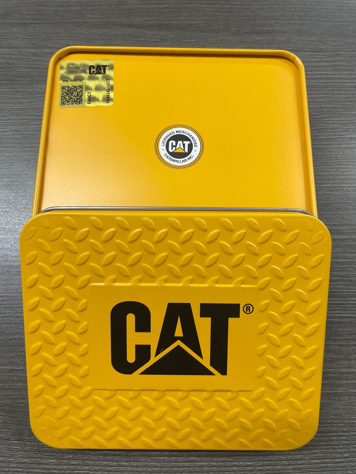 CAT Caterpillar Mens GENUINE LEATHER RFID Trifold Wallet Brown Chocolate in TIN