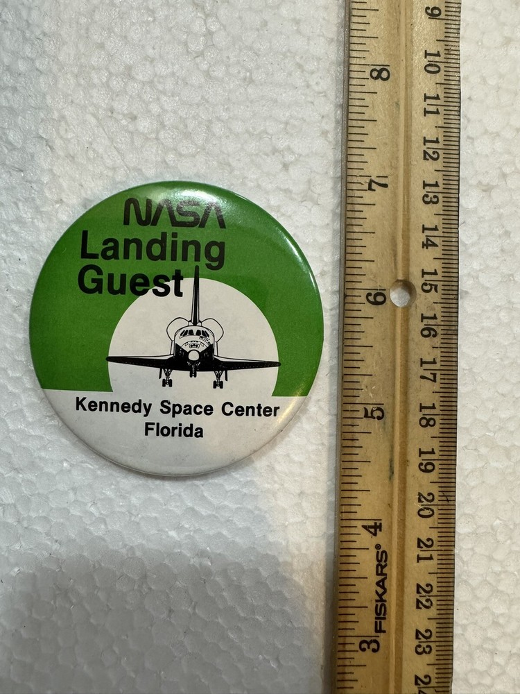 NASA Space shuttle Landing GUEST BUTTON - MID GREEN
