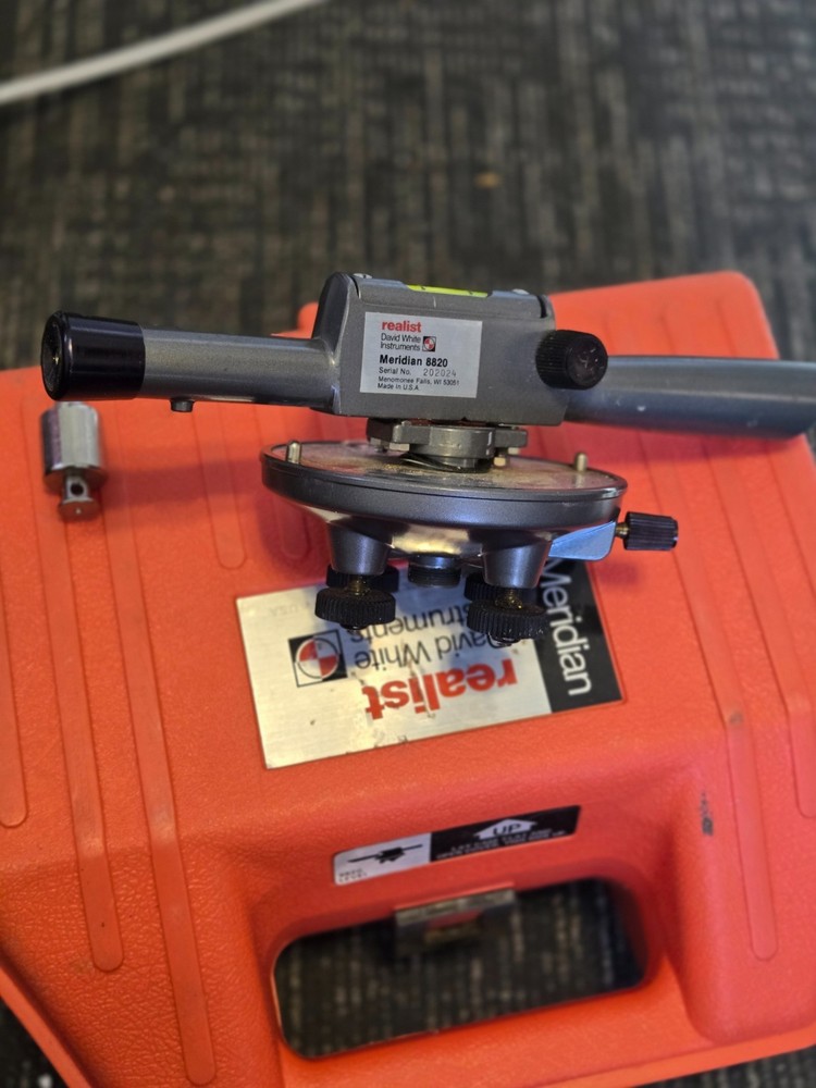 David White Meridian 8820 – Automatic Level (Used)