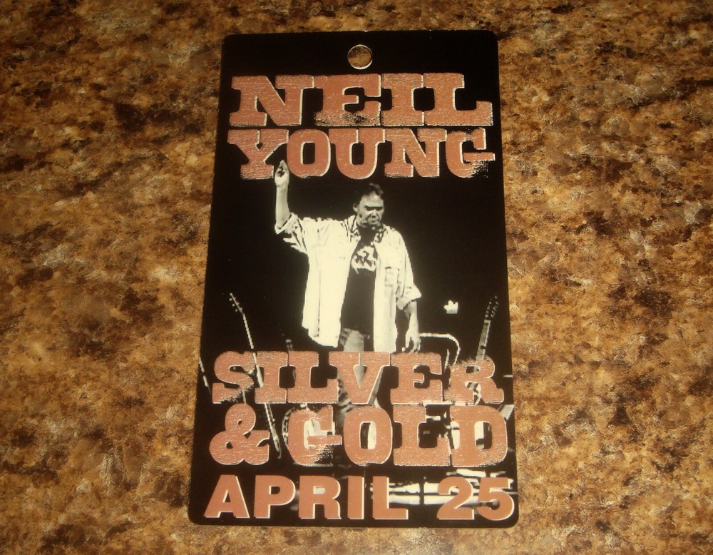 NEIL YOUNG "SILVER & GOLD" April 25 2000 Wallingford, Connecticut BACKSTAGE PASS
