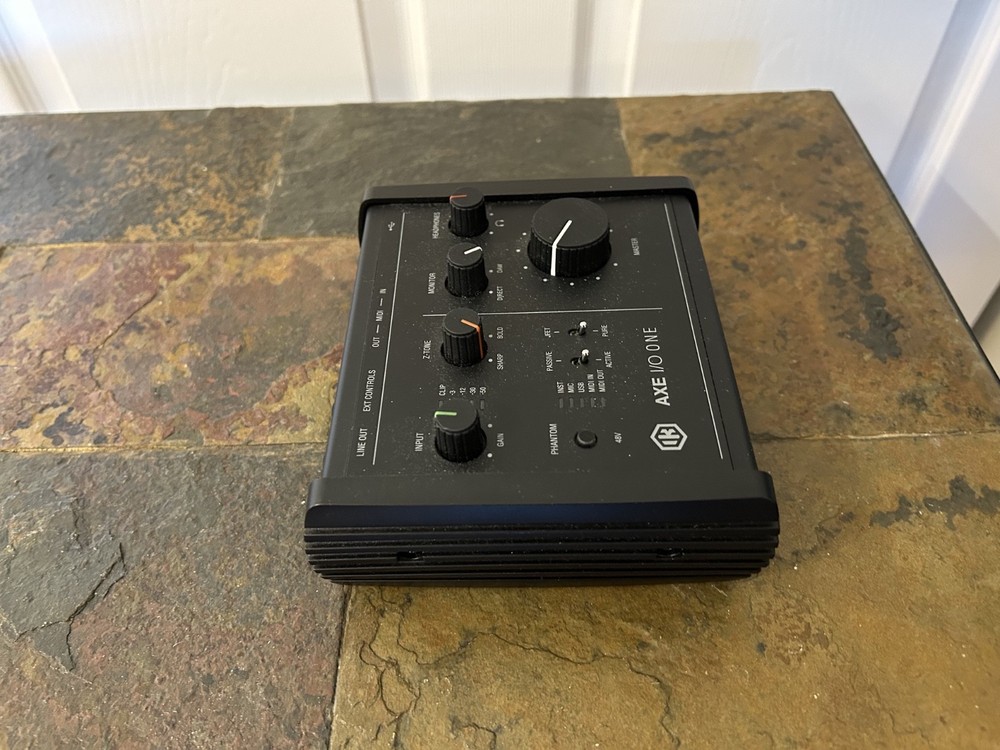 IK Multimedia Axe I/O One USB Audio / Midi Interface & USB Cable