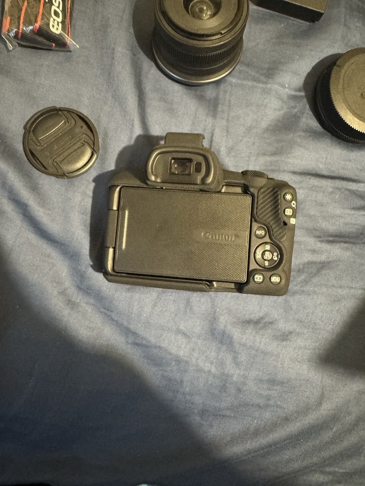 Canon EOS R50 Bundle