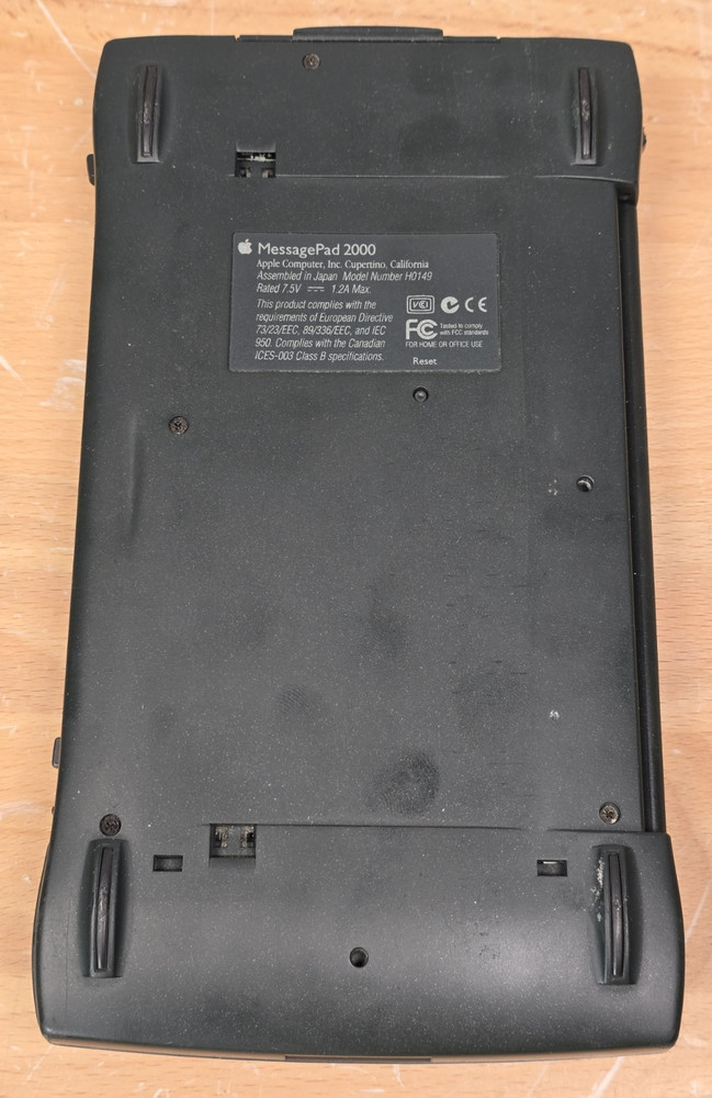 Apple Newton MessagePad 2000 Bundle Flash Memory Stylus Manuals Extras