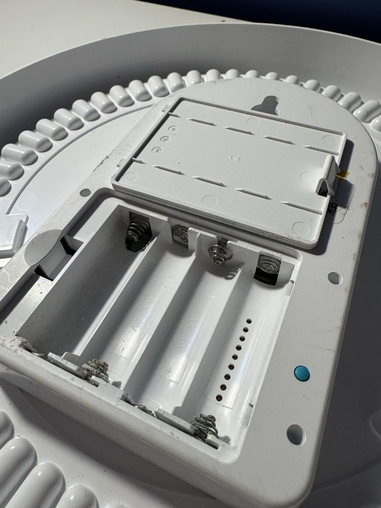 READ Amazon Echo Wall Clock Alexa Compatible LED Display Timer BATTERY CORROSION