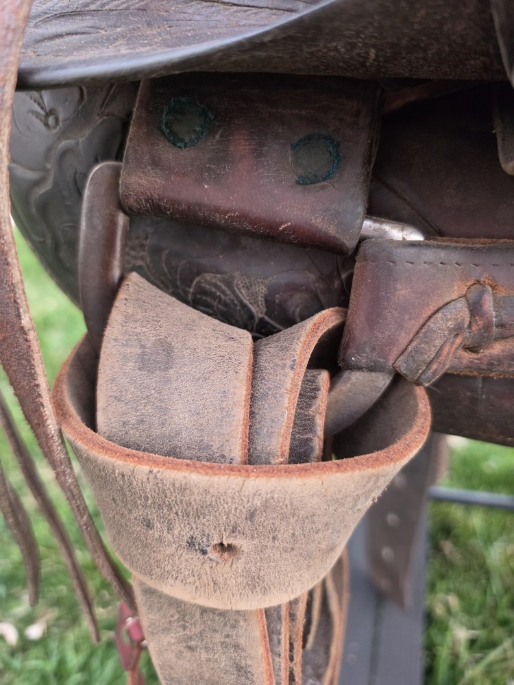 Vintage 14" Seat Ranch Saddle