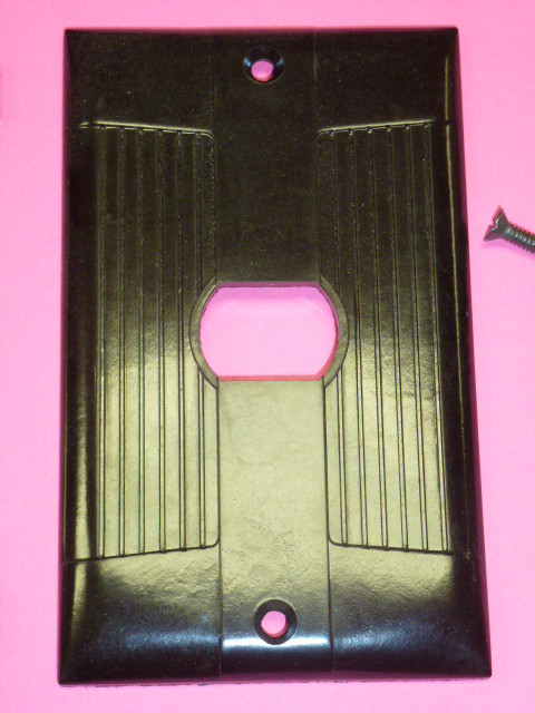 NOS! EAGLE INTERCHANGE SINGLE GANG BROWN RIBBED BAKELITE WALL PLATE, HORIZONTAL