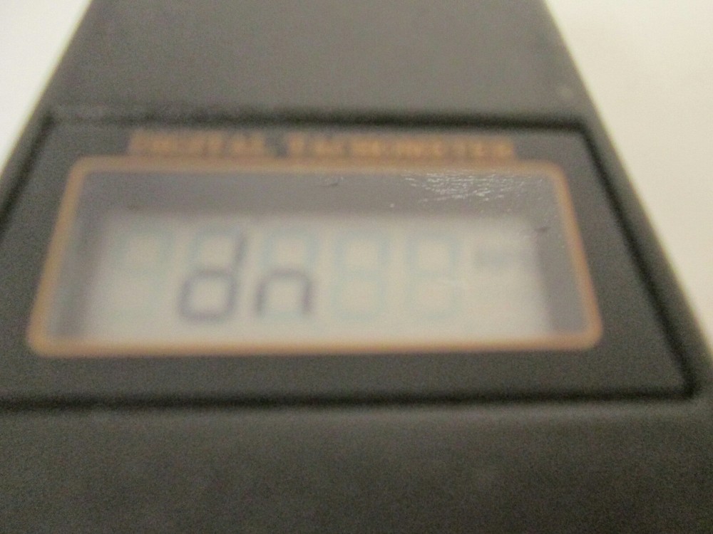 VWR 20904-010 Traceable Touchless Digital Tachometer W/Case