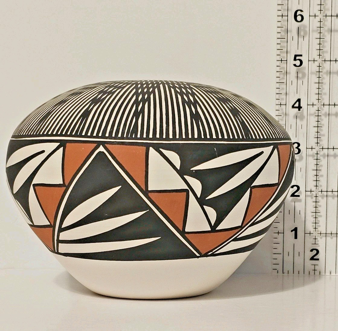 B D (Beverly) Garcia Acoma NM Pottery Line Work Signed 4.5"H & 5.5"W Hand-Coiled