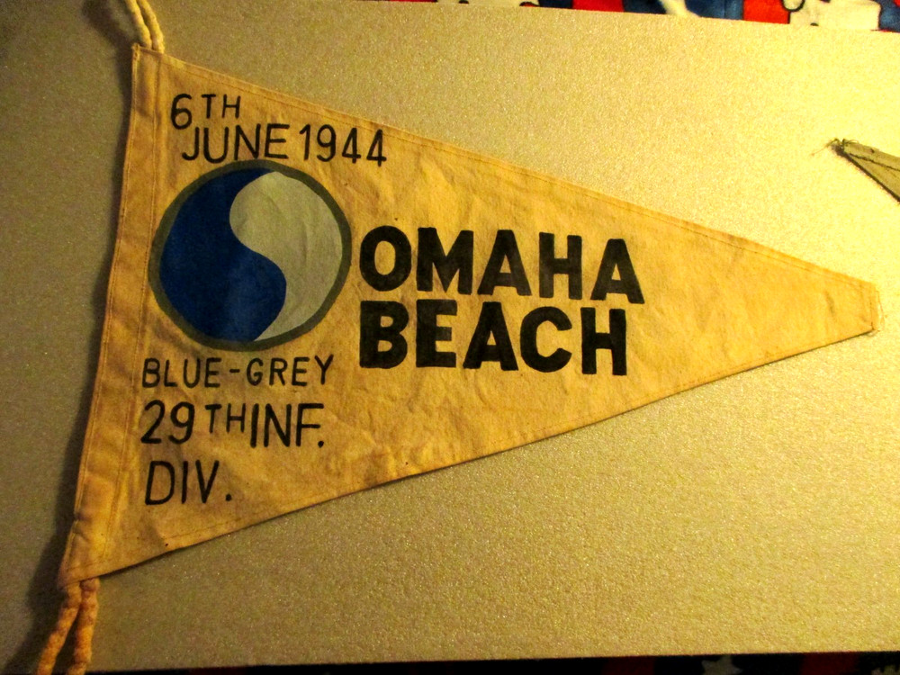 WWII US ARMY  29TH   INFANTRY DIVISION D-DAY OMAHA BEACH BARRACKS WALL FLAG(C)