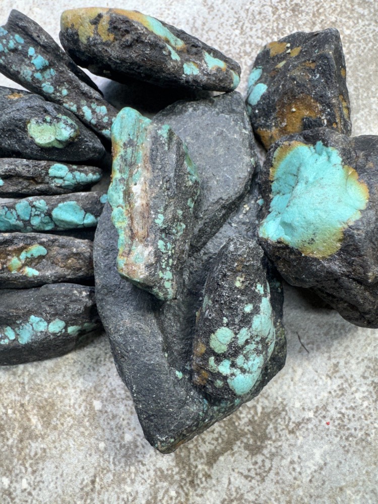 Moon River turquoise rough stabilized