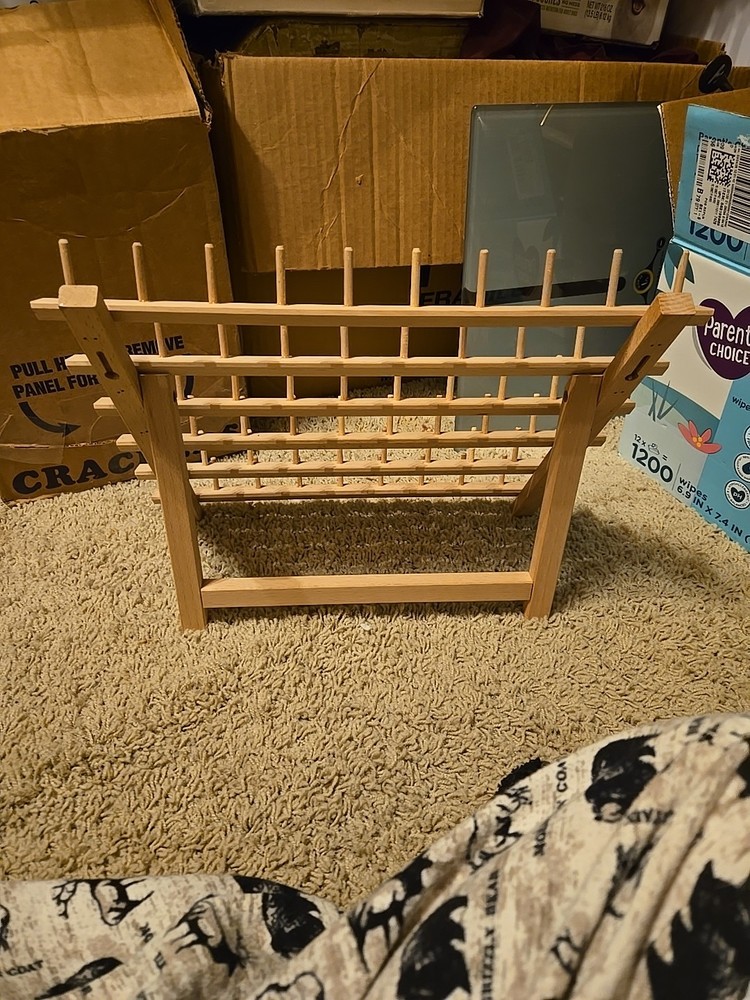 Wooden thread spool rack
