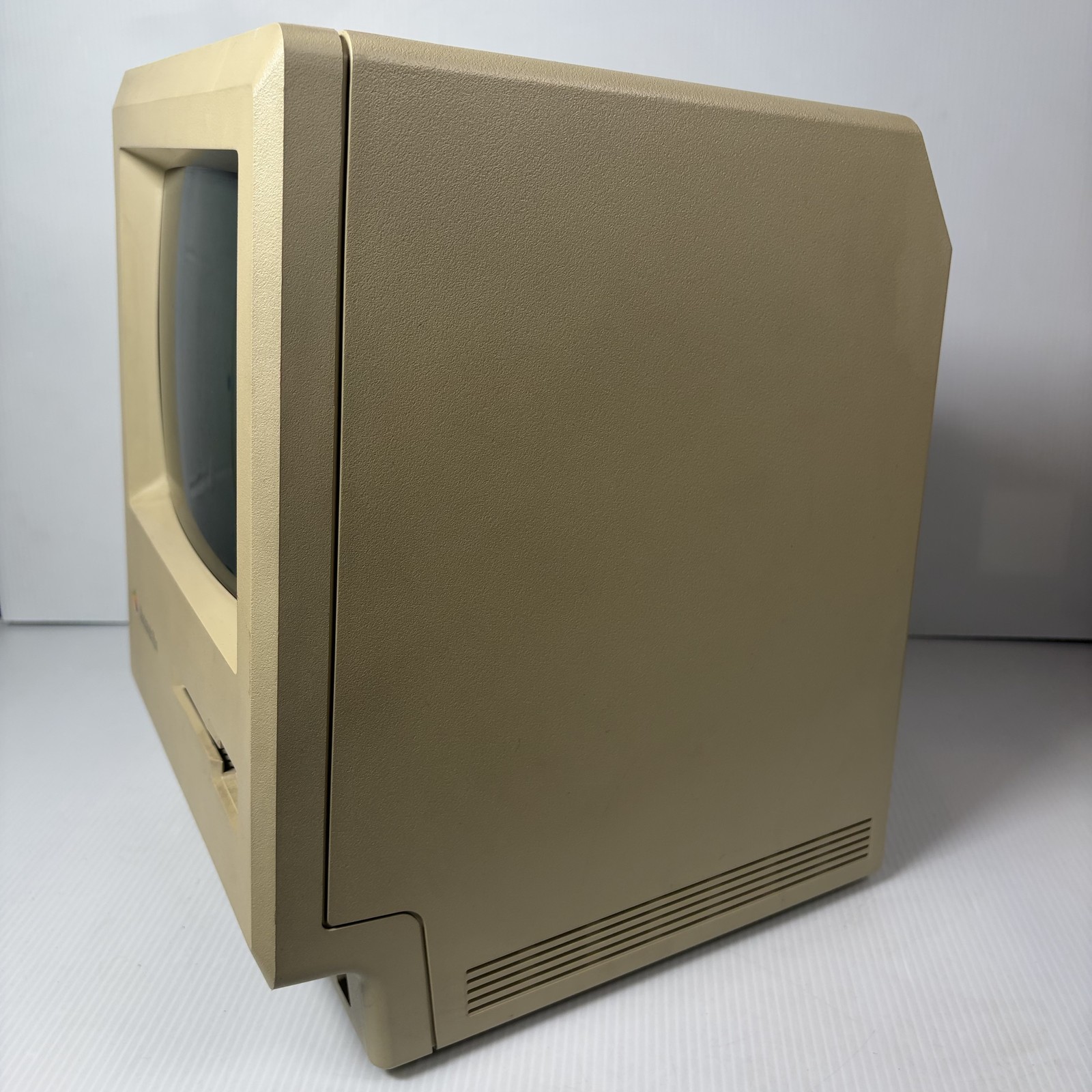 Vintage Apple Macintosh Plus 1MB M0001A Computer System 3.0 Working Beige