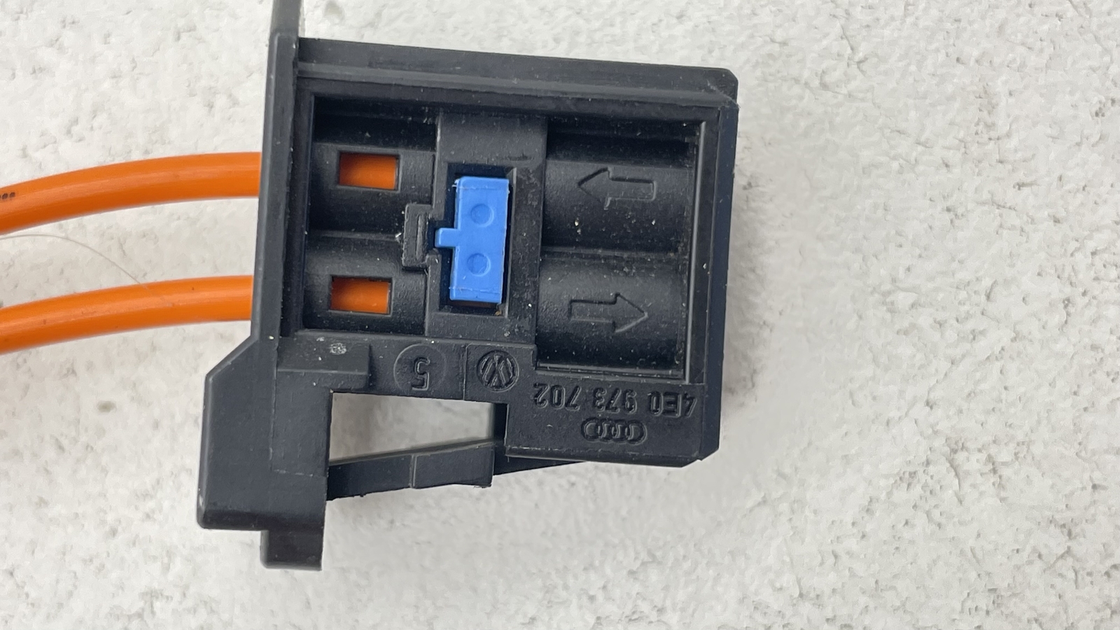 VW Audi Wiring Harness Radio Statellite Plug 2 Wire Pigtail OEM #4E0973702