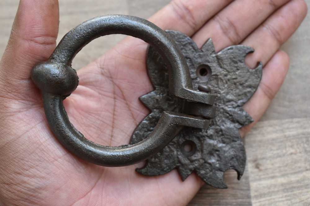 vintage Cast Iron knocker chest door ring Pull drop handle knobs 4 pic