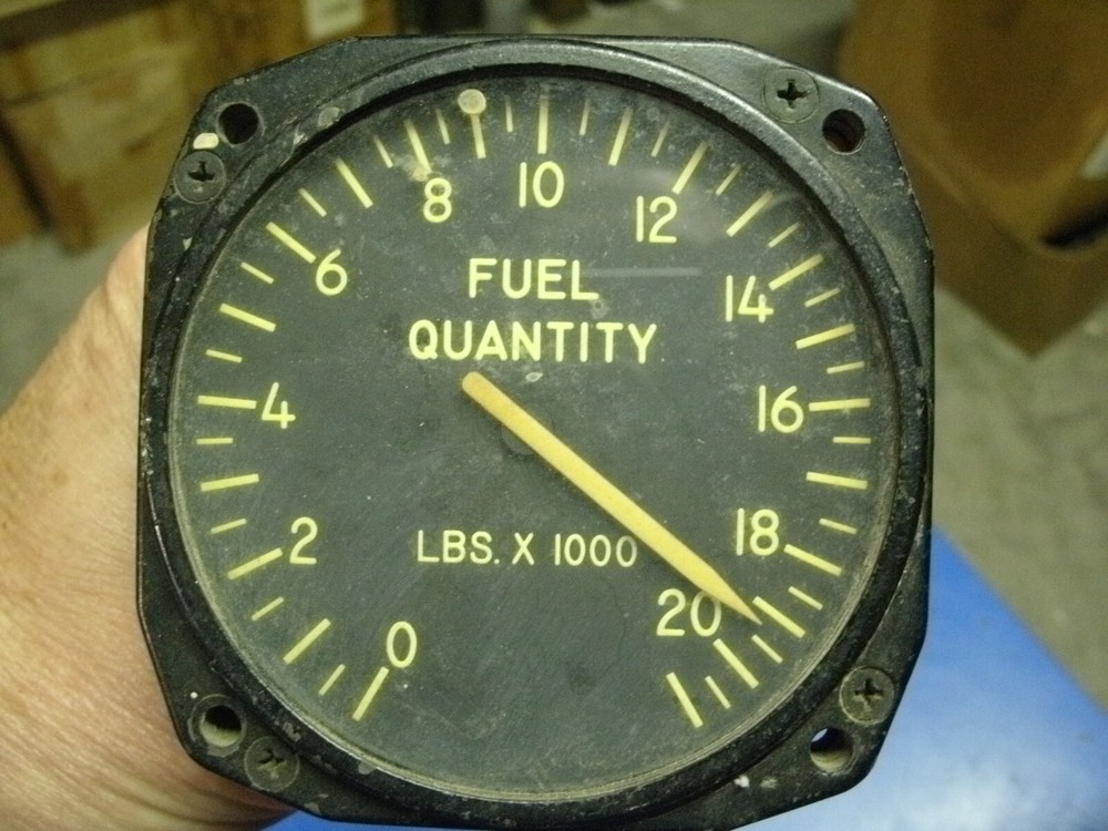 AIRCRAFT GAUGE FUEL QUANTITY