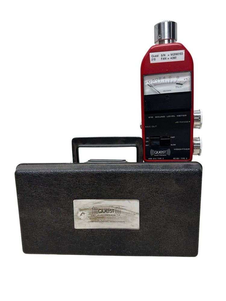 Quest Electronics Sound Level Meter Model 215 with Case foam Inside deterioratin